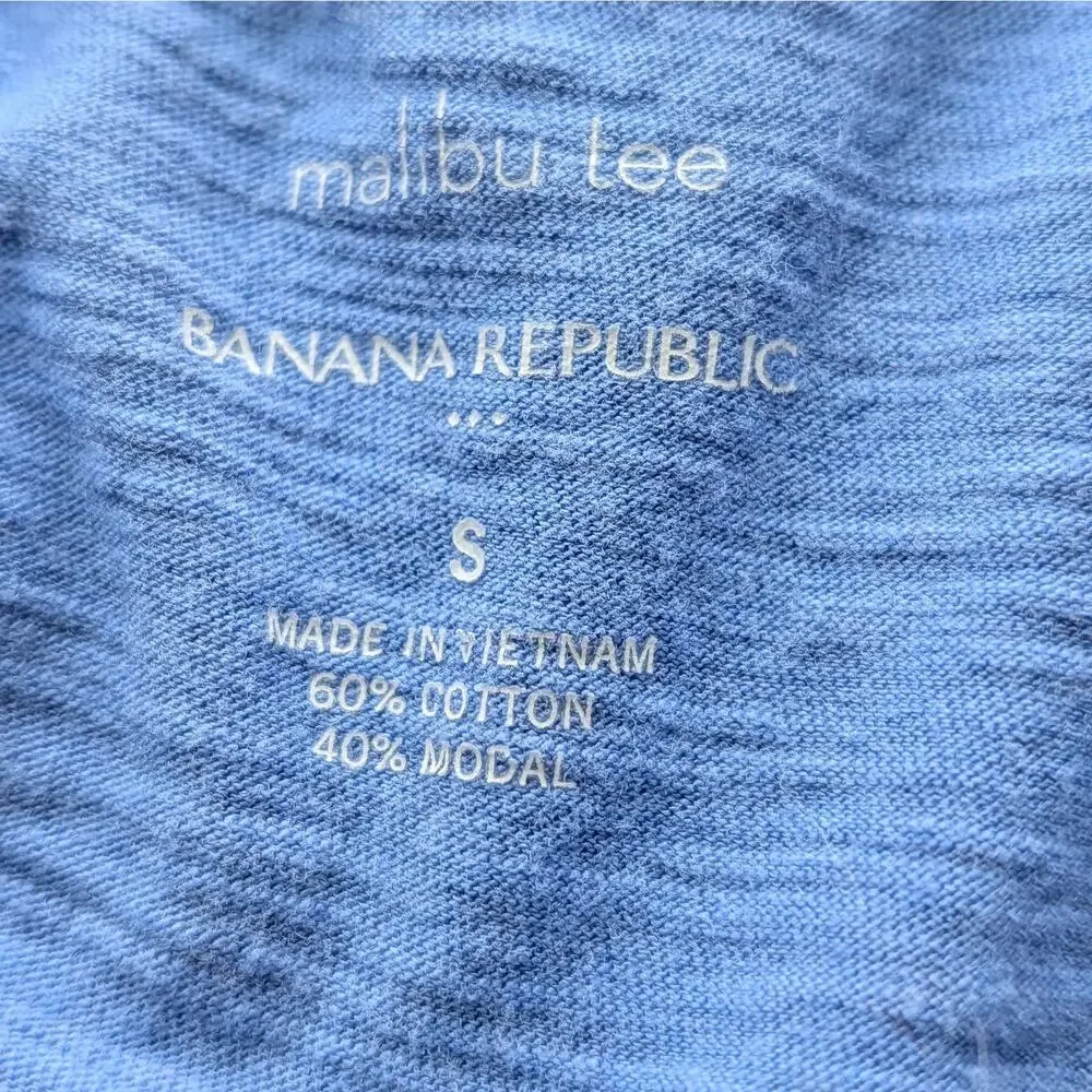 Banana Republic Malibu Shirt Women Size S Blue Short Sleeve V-Neck Cotton Modal